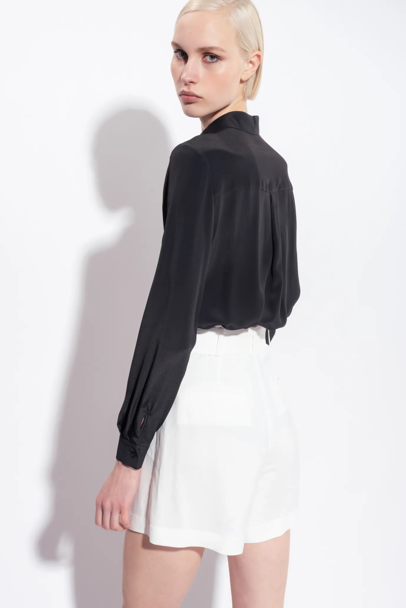 Pantalons|PINKO Short En Lin Avec Ceinture Blanc Soie