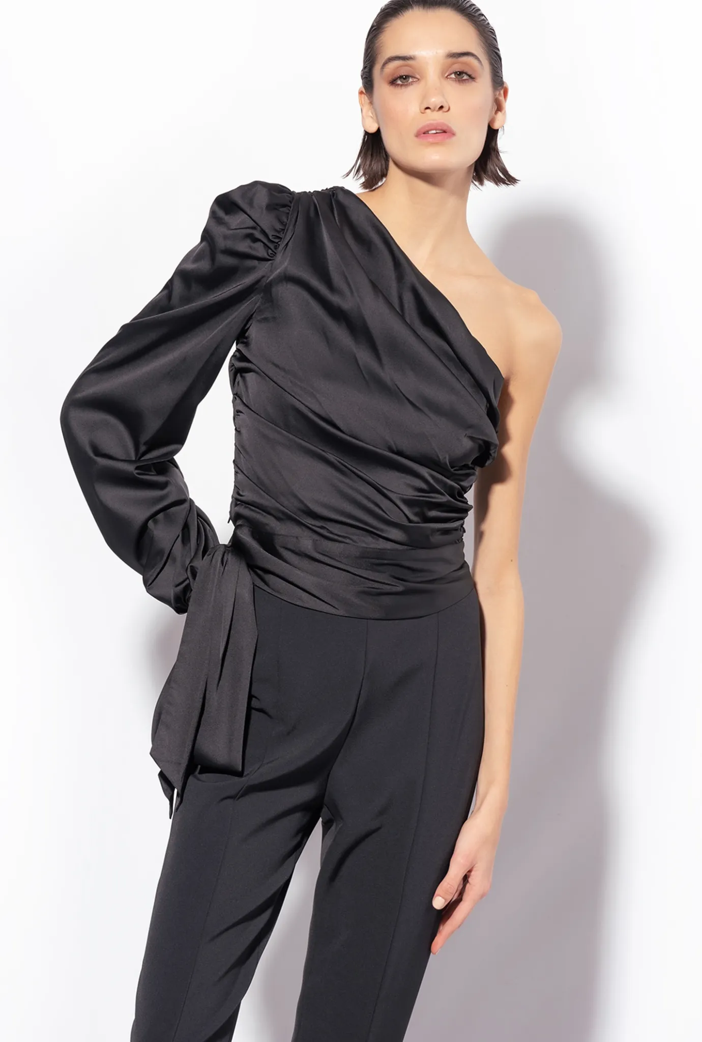 Topwear|PINKO Top Asymetrique En Satin Noir Limousine